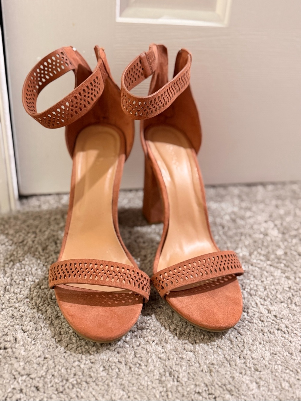 Women's Suede Ankle-Strap Block Heel Sandals in Cognac